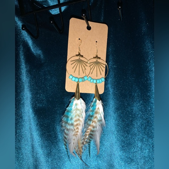 CUSTOM FEATHER EARRINGS - Picture 13 of 16